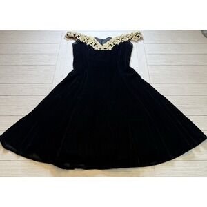 Jessica McClintock 80s Vintage Black Velvet Off Shoulder Gunne Sax Dress W Gold‎